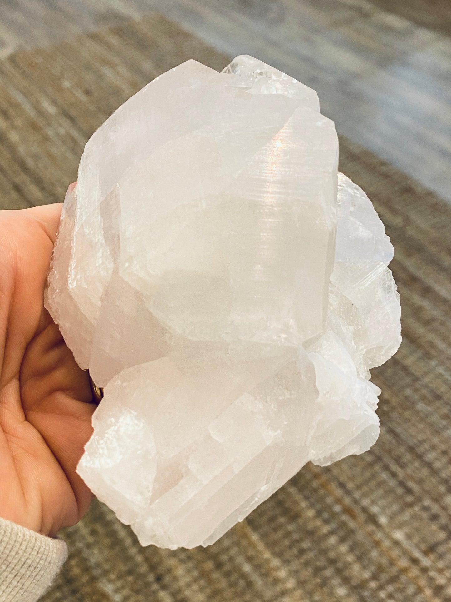 Mangano Calcite- UV Reactive